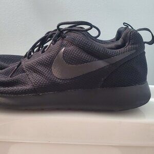 Nike Roshe One Triple Black - Size 14